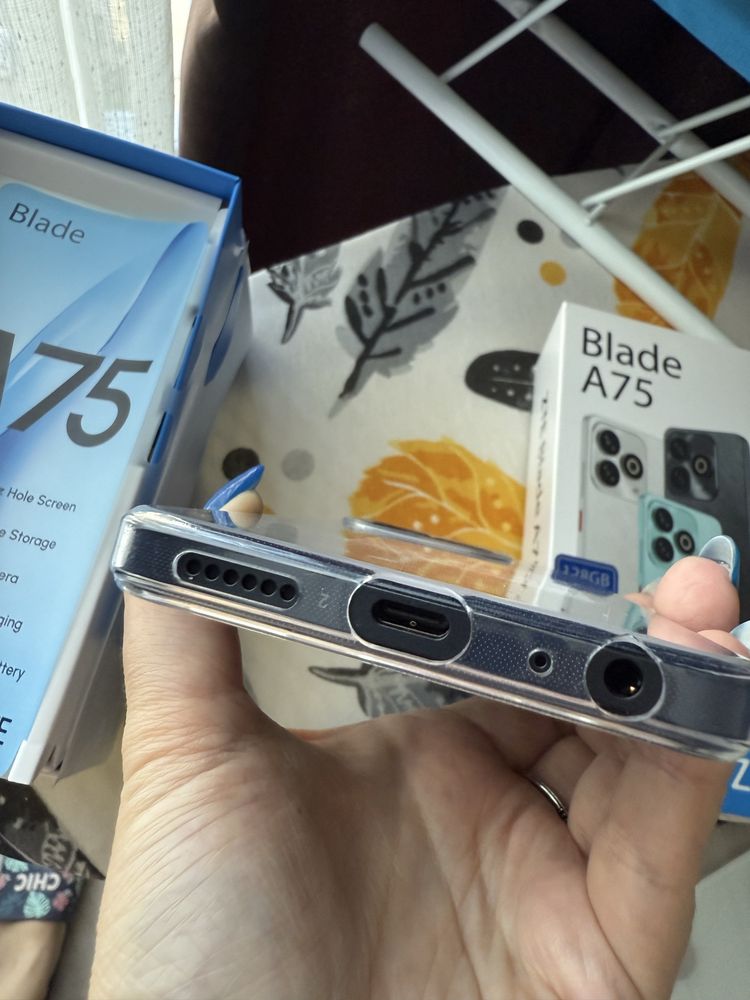 ZTE blade A75 8GB RAM 128GB