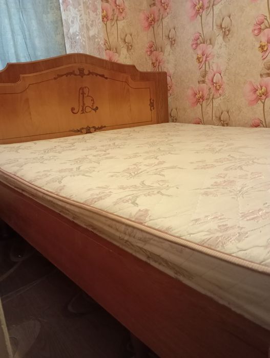 кровать продам кровать