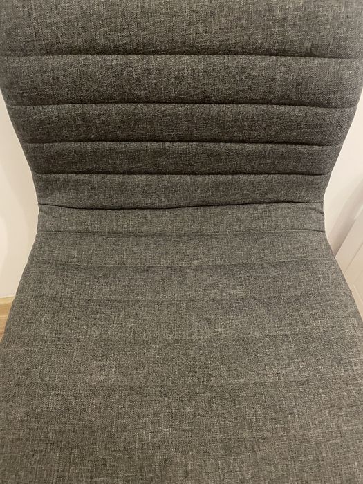 Krzesło biurowe ciemnoszare