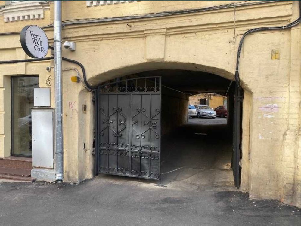 Майдан!Продаж комерційного приміщення 500 м2 ,Фасад ,Мала Житомирська
