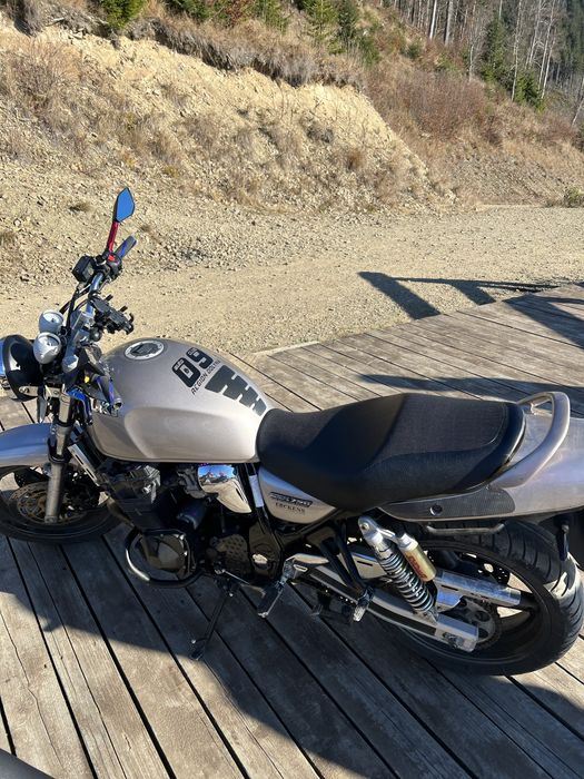 Suzuki gsx 750 inazuma