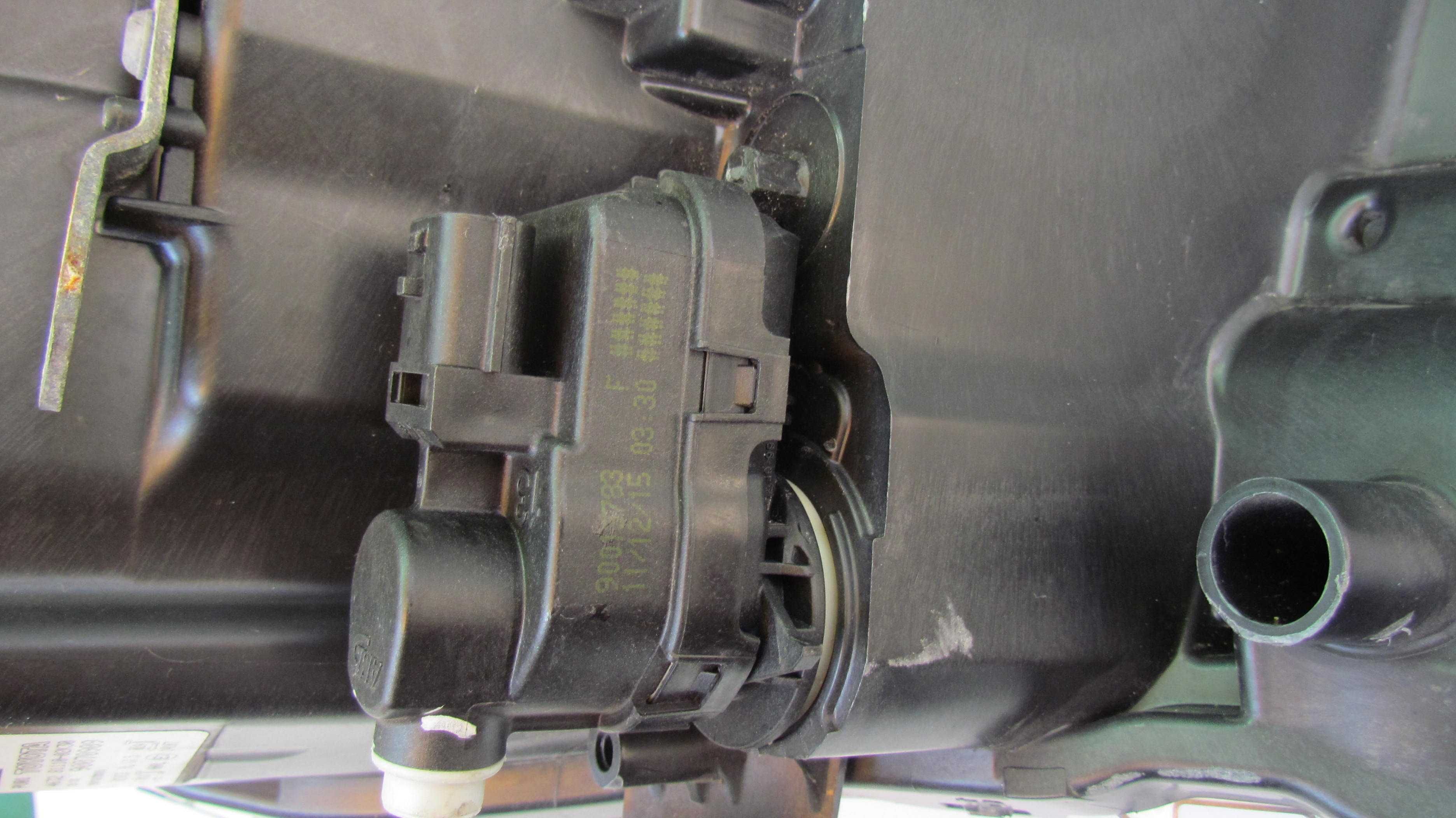 Фара Toyota Auris II Lift 81110-02K30.TOYOTA AVENSIS T27 H296HL-AE AFS