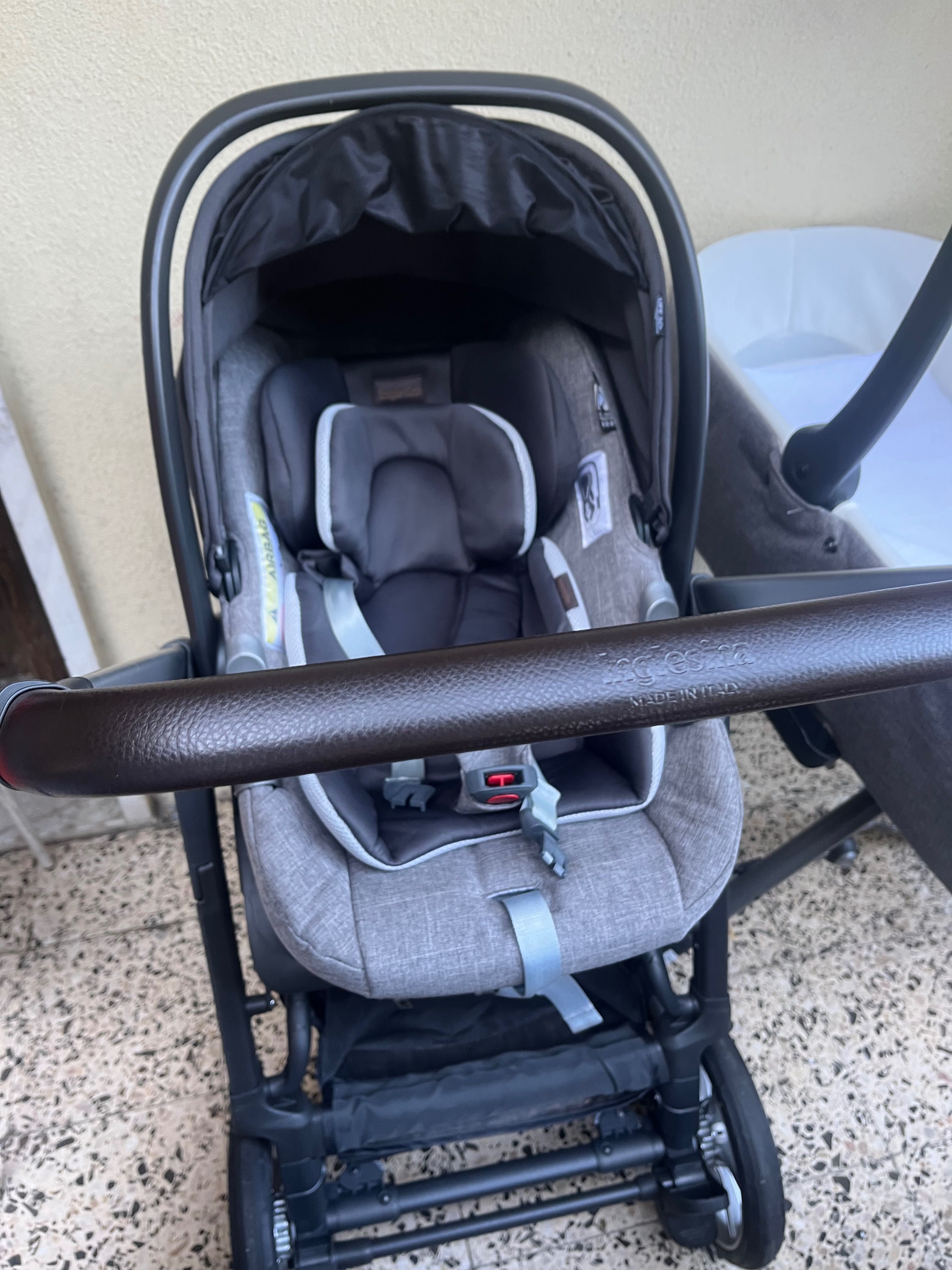 Vendo carrinho de bebé em bom estado!