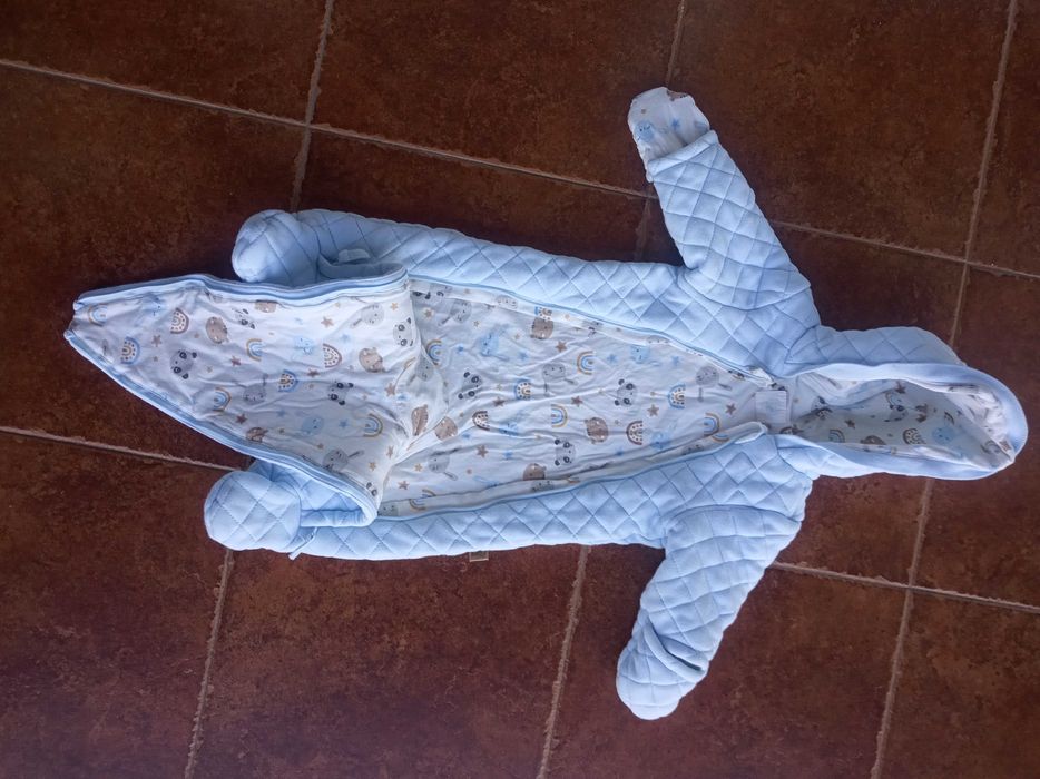 Błękitny kombinezon zimowy dla niemowlaka 62