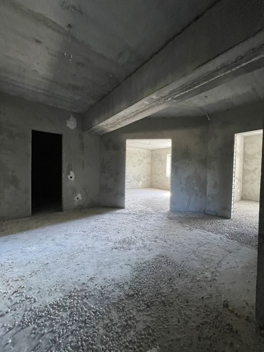 Продаю 3к .кв. новострой в центре Садовая