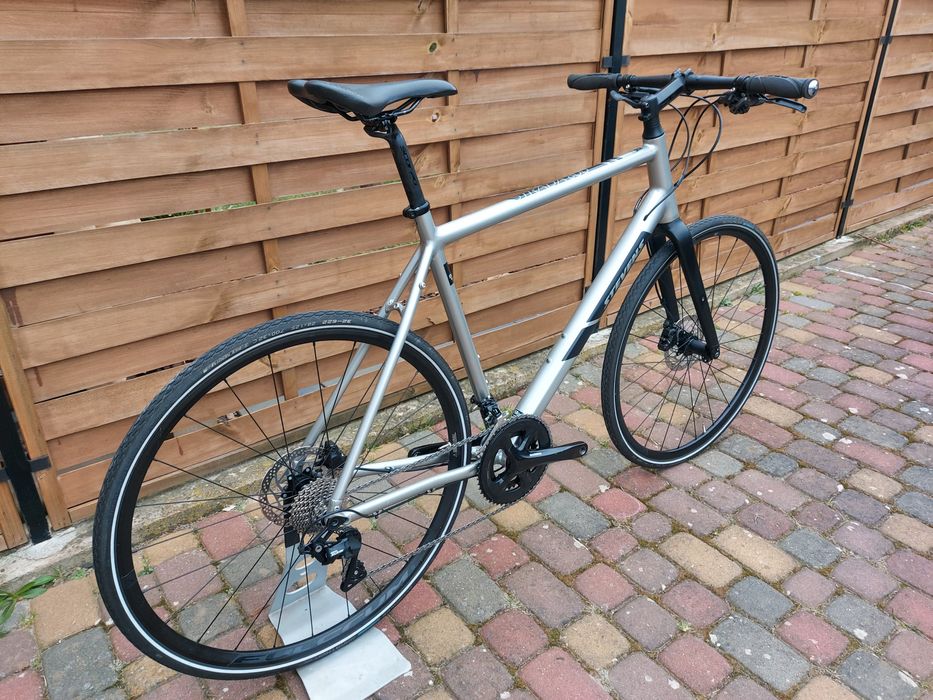 Stevens Strada 800 Disc 2022 Shimano 105
R7000 Fulcrum Rozmiar 58/60cm