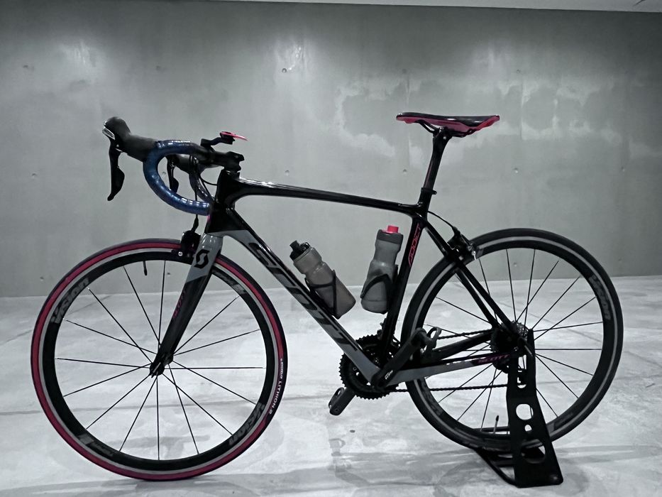 Bicicleta estrada SCOTT ADDICT 20 2018