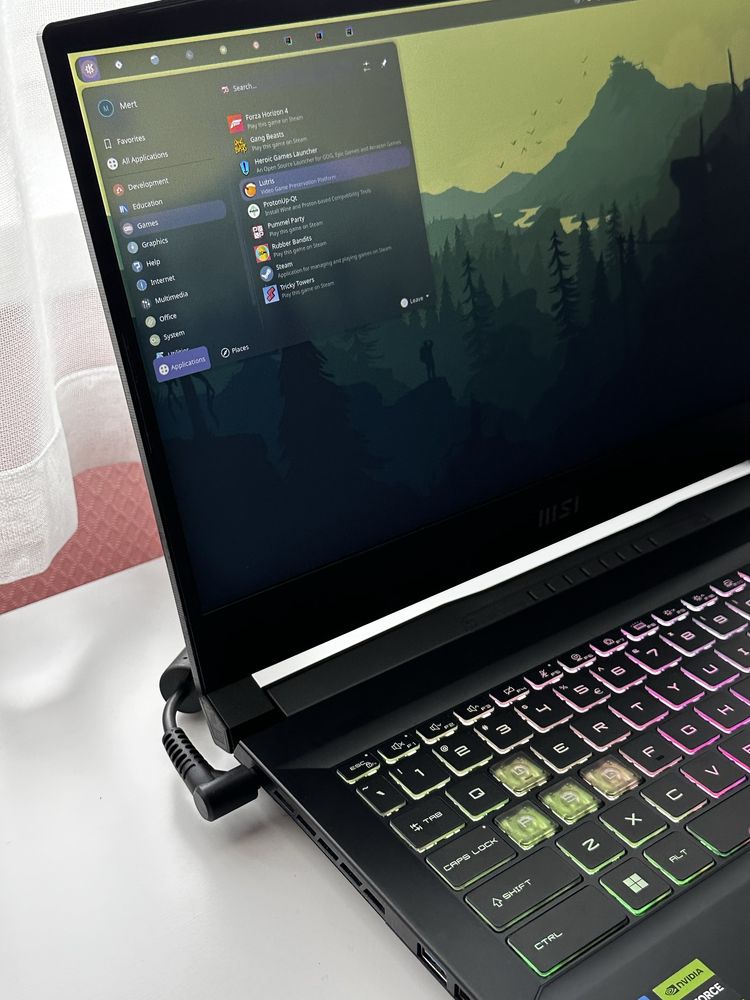 MSI Katana 15 / i9-13900H / RTX 4070 / Xbox Controller Included