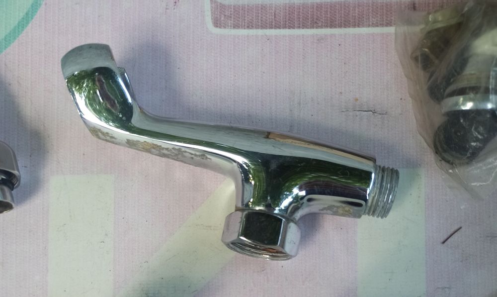 Держатель душа с подводом воды