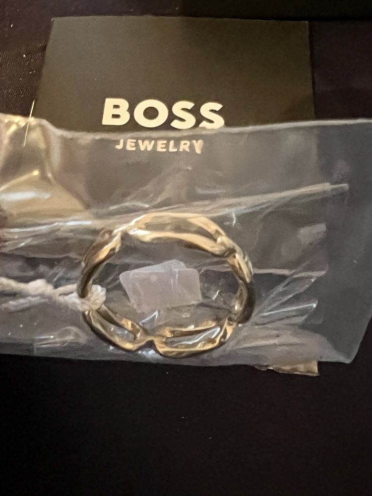 Anel Hugo Boss Novo