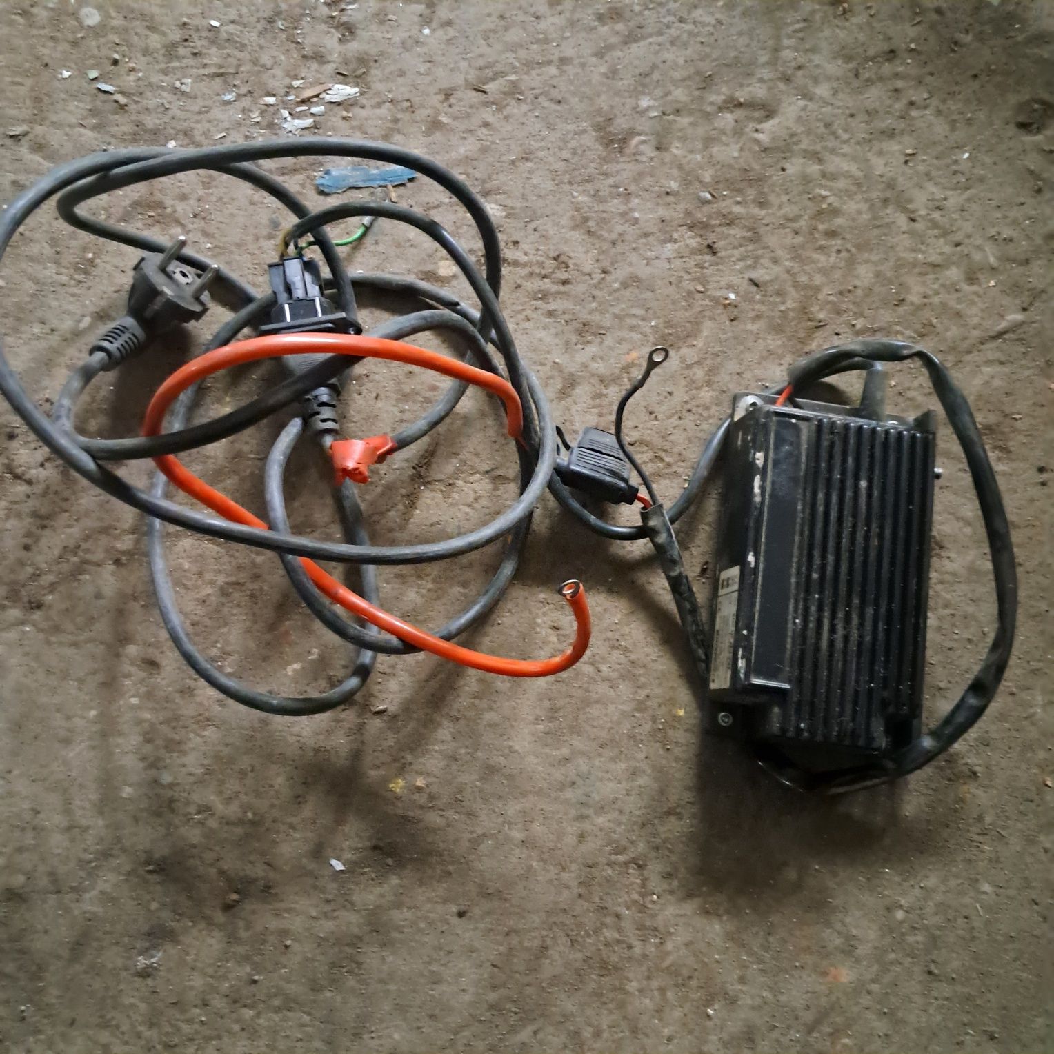 Ładowarka 24V 3A do wózków zwyżka SMC HF 24 IP65 mikroprocesorowa