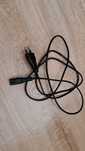kabel zasilający IEC C7 (tzw. „ósemka”) – Europlug (230V).