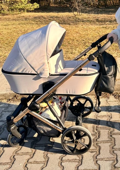 Beżowy wózek kunert gondola i spacerówka