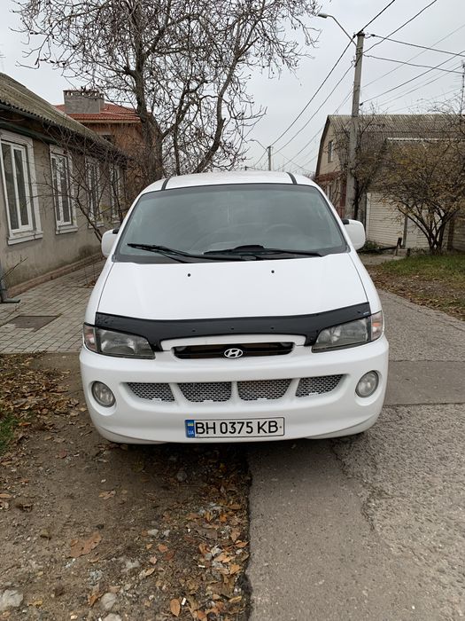 HYUNDAI  H-1  грузо- пасажир