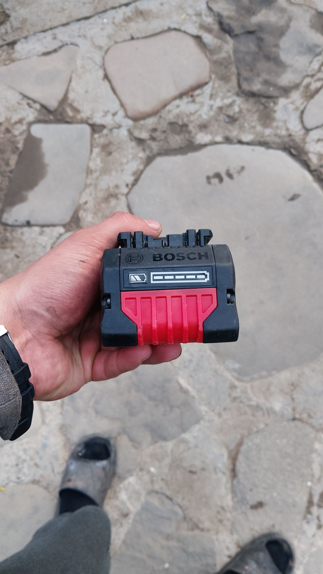 Продам акумулятор bosch pro core 5.5ah