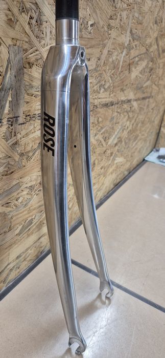 Sztywny Widelec Rose 28" chromowany.