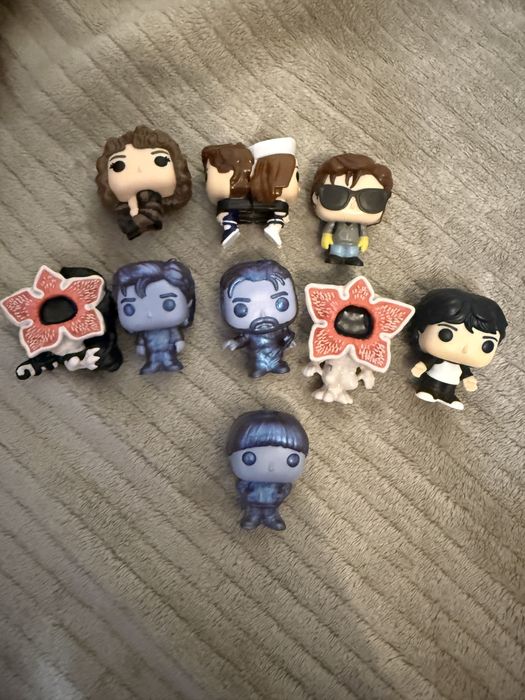 kinder joy stranger things фігурки дивні дива