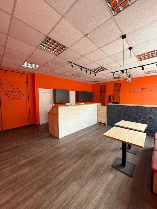 Сдам помещение 60 кв. м  по красной линии, мкрн. Солнечный 7г.