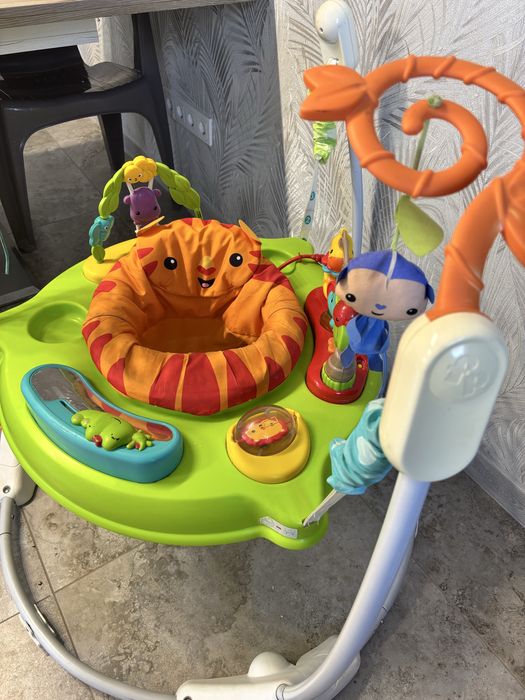 Пригунці розвиваючий центр стрибунці