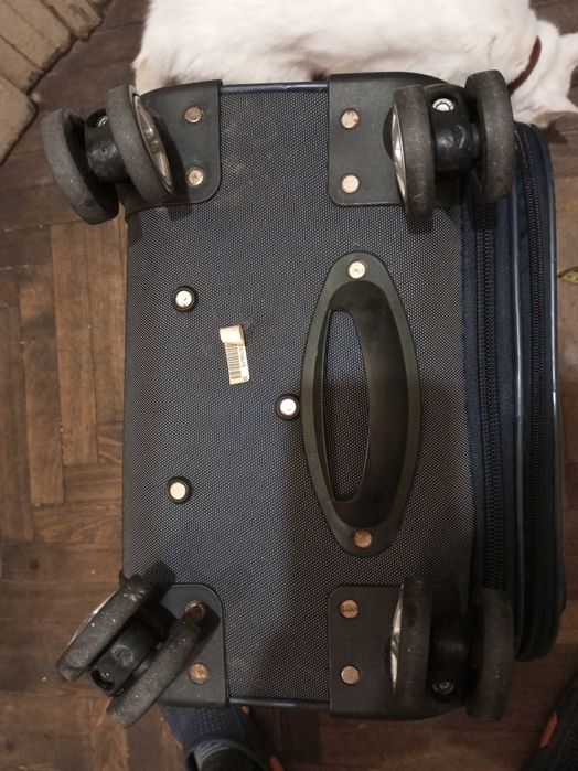 Чемодан пересувний з ручкою і на колесах б/в 50х23х33.5 см