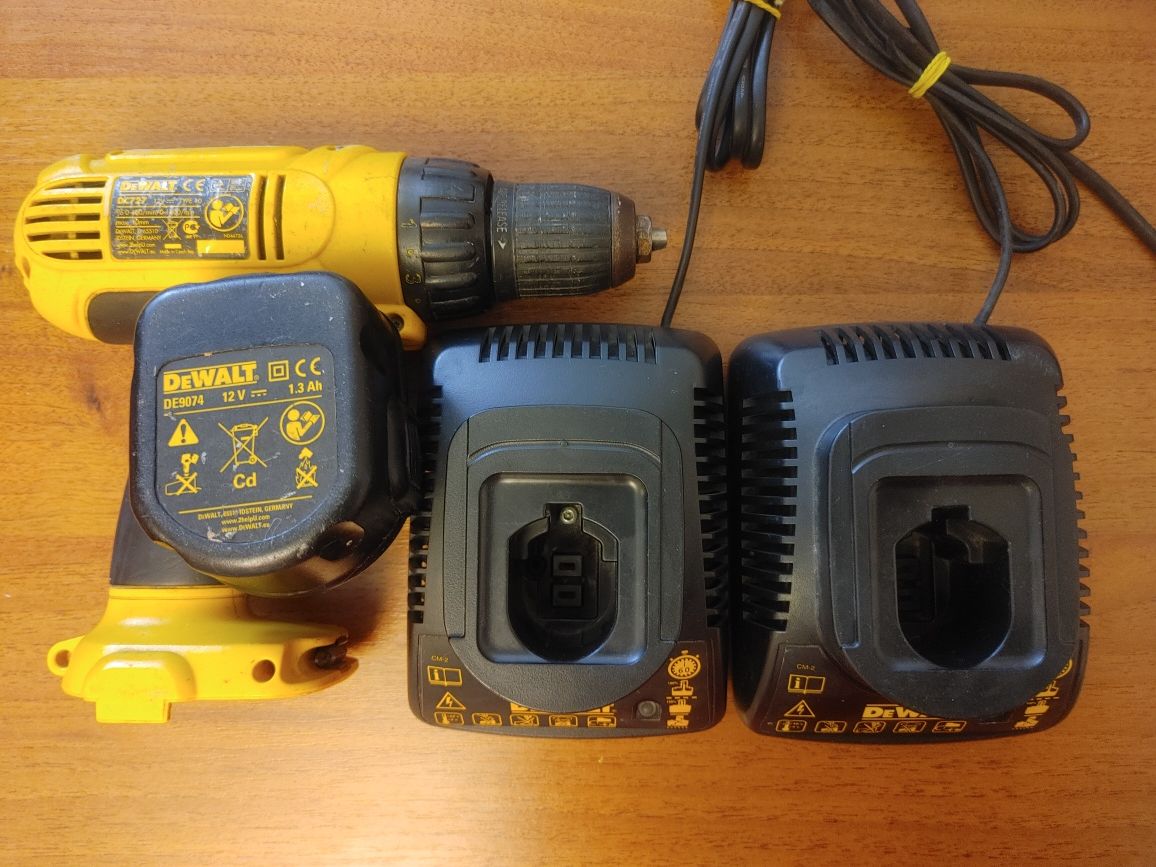 Шуруповерт dewalt dc727 и две зарядки оригинал