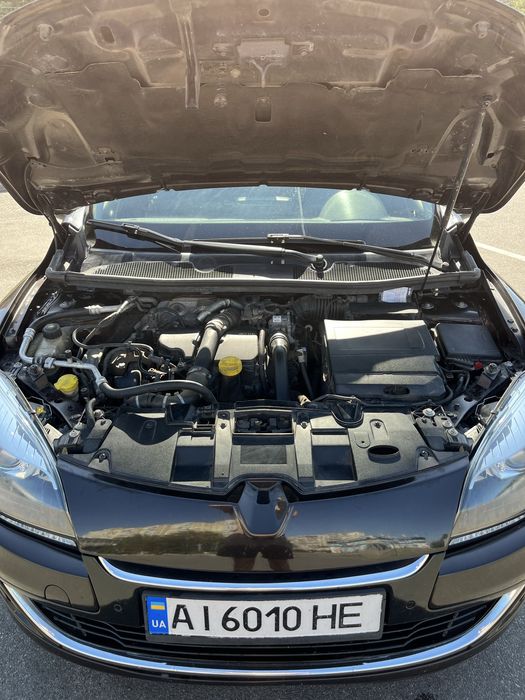 Продам авто в чудовому технічному стіні ,  деталі за телефоном !!