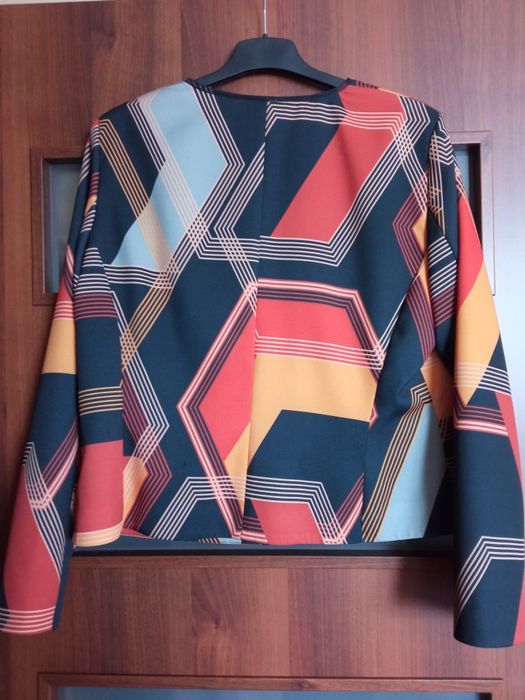 Nowy żakiet narzutka z długim rękawem bez zapięcia