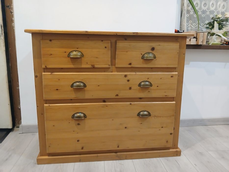 Komoda sosnowa używana
