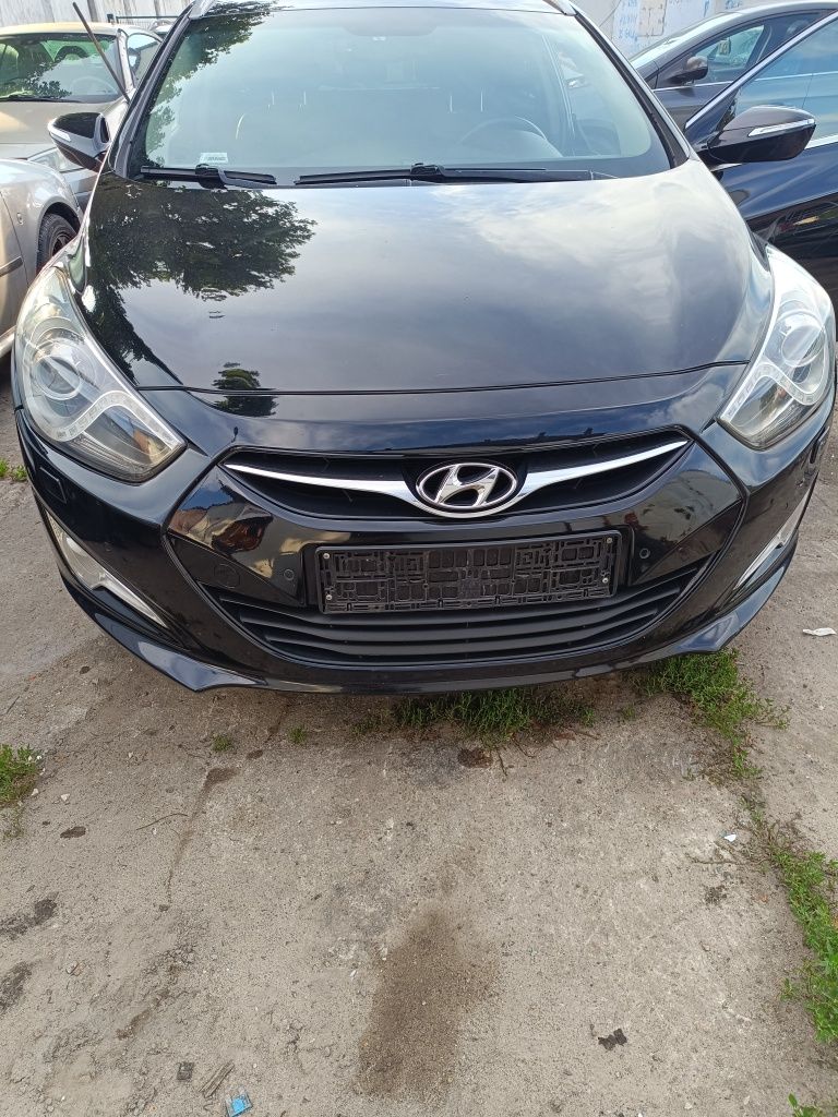 Zderzak przód Hyundai I40 2011+ kompletny pdc UB6