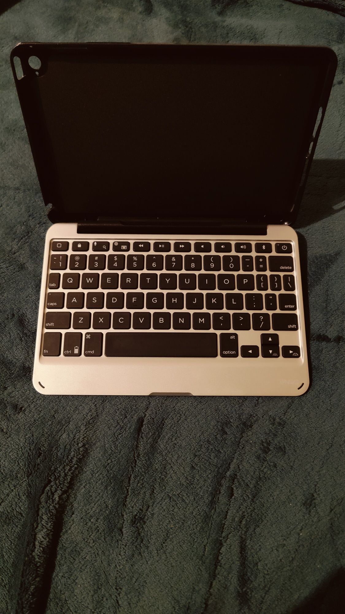 Etui z klawiaturą Zagg Slim Book Bluetooth do iPad mini 4 Czarny