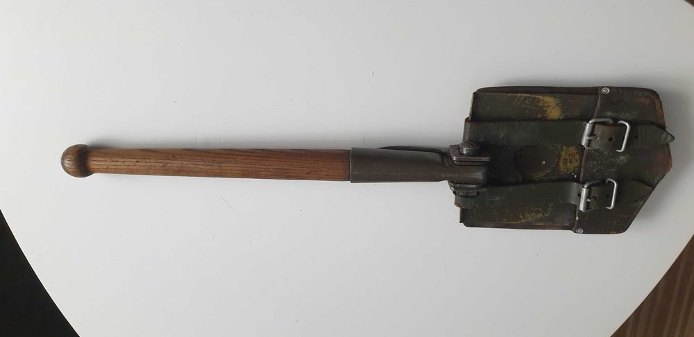 Starocie z Gdyni - Militaria - saperka z kilofem 1964r.