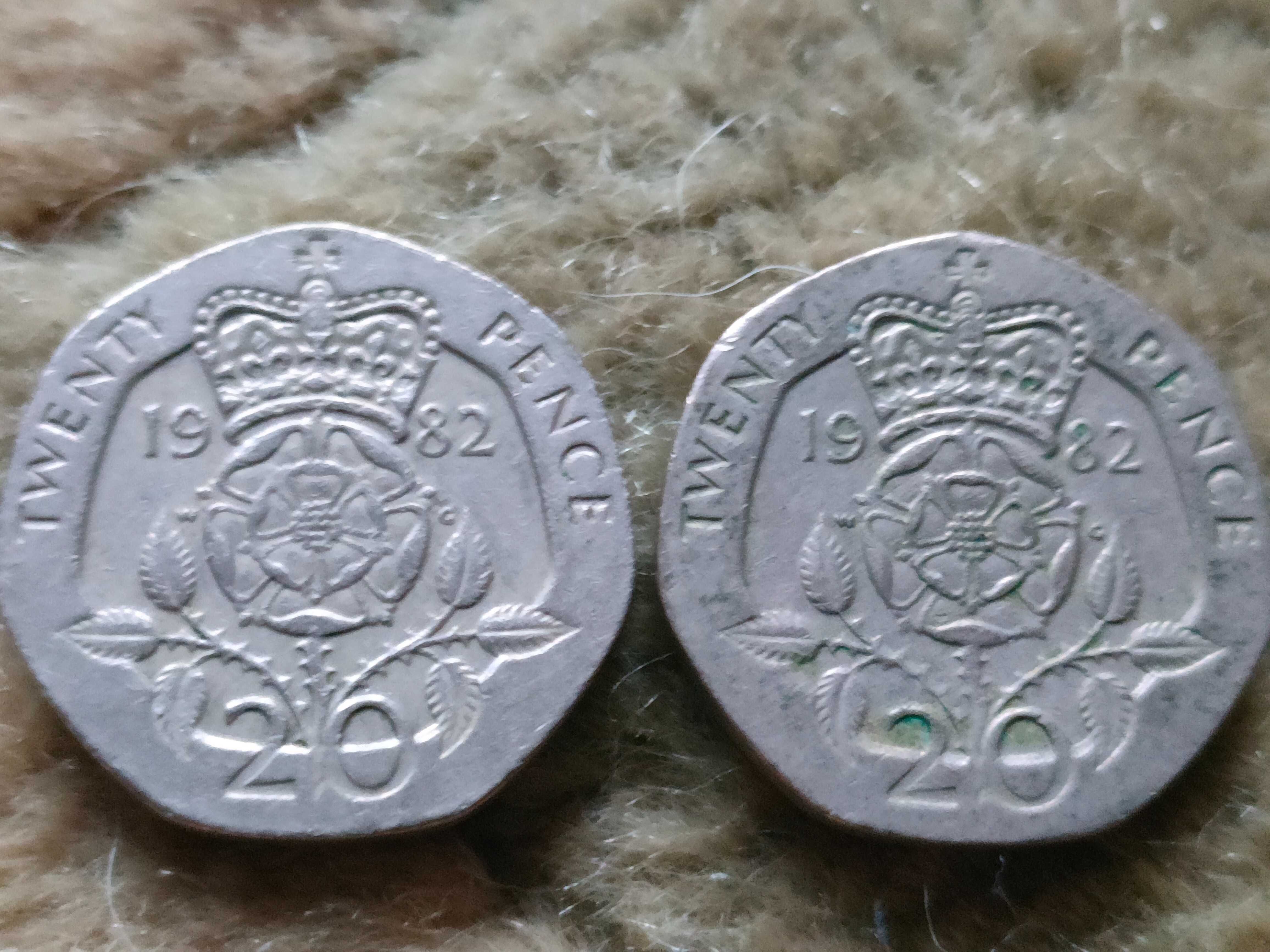 2 moedas de 20 pence de 1982