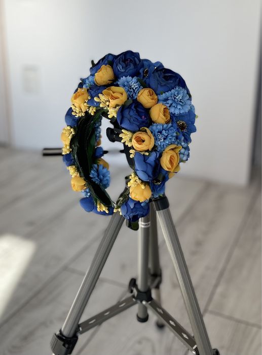 Об‘ємний обруч в жовто/блакитних кольорах