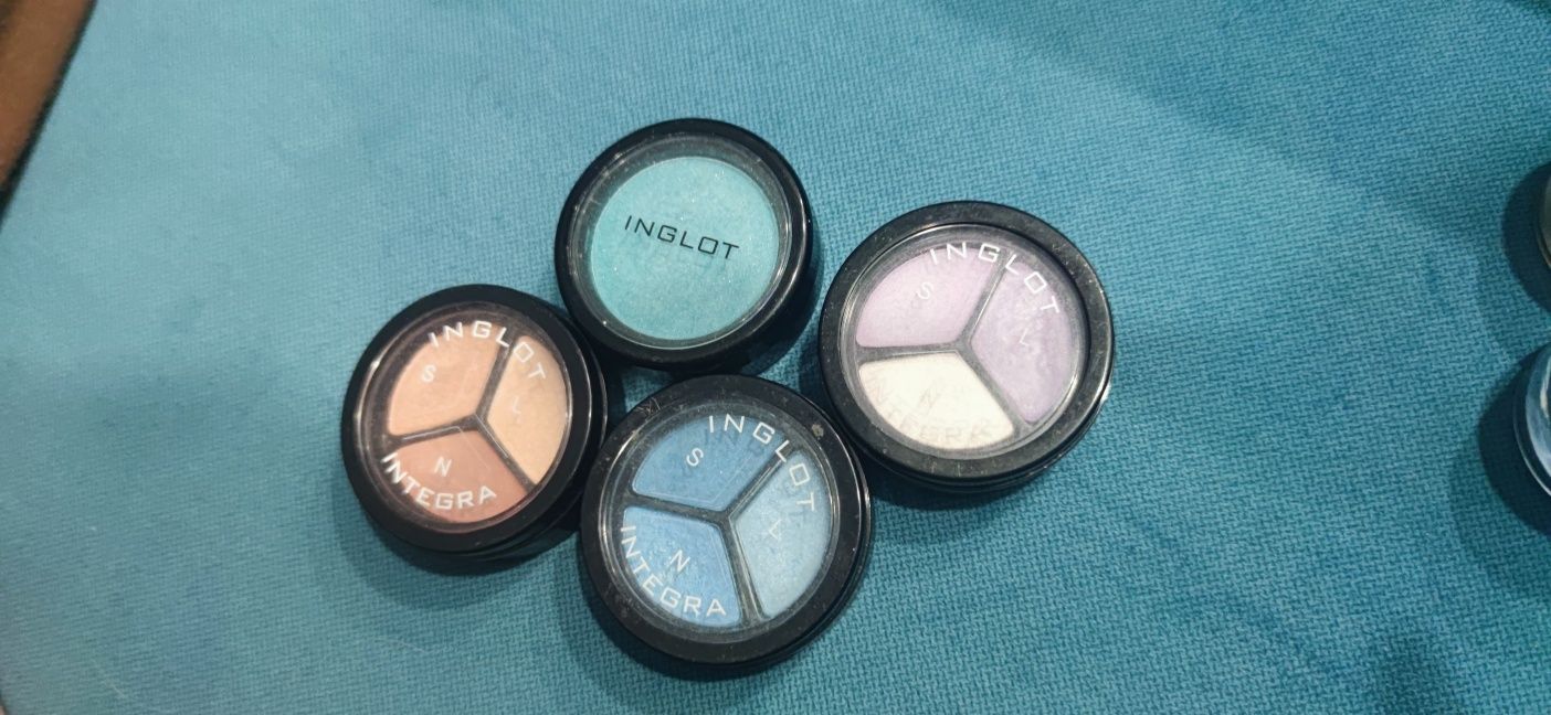 Cienie do powiek Inglot Integra fioletowy niebieski turkus czerwony