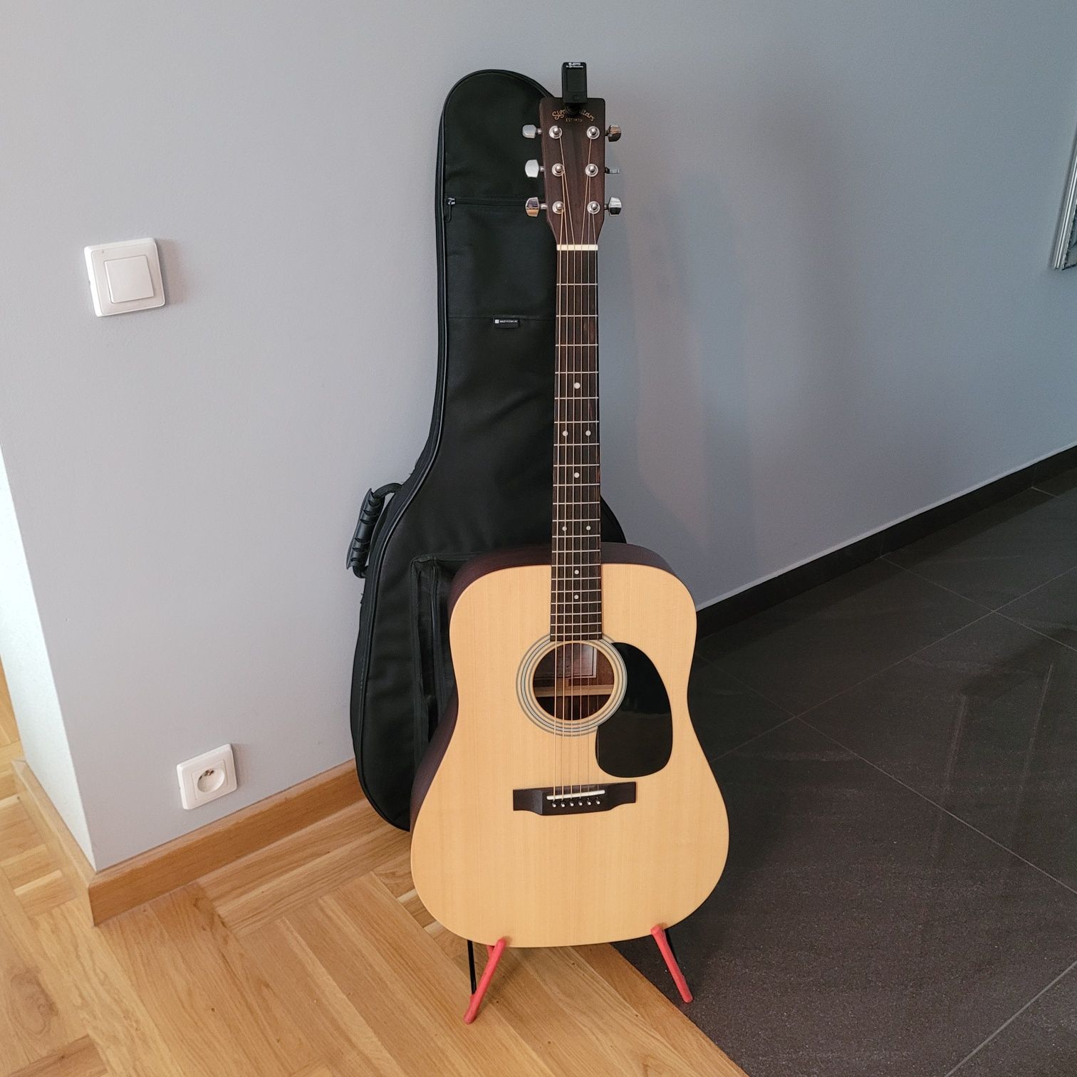 Praktycznie nowa Gitara akustyczna Sigma DR-ST-WF + futerał + stojak