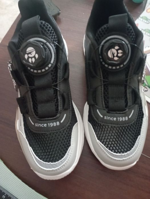 Кросівки нові,класні