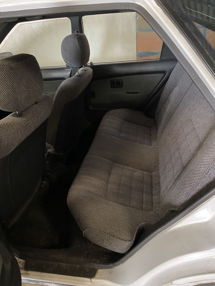 Toyoya gl corolla liftback 1987