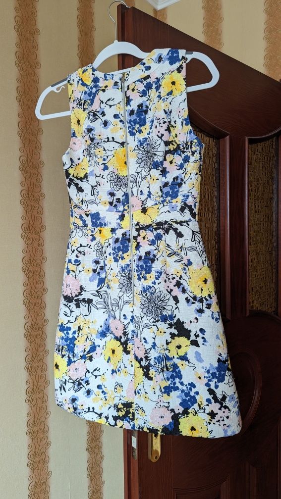 Брендова літньо-весняна сукня WAREHOUSE, розміру ХС