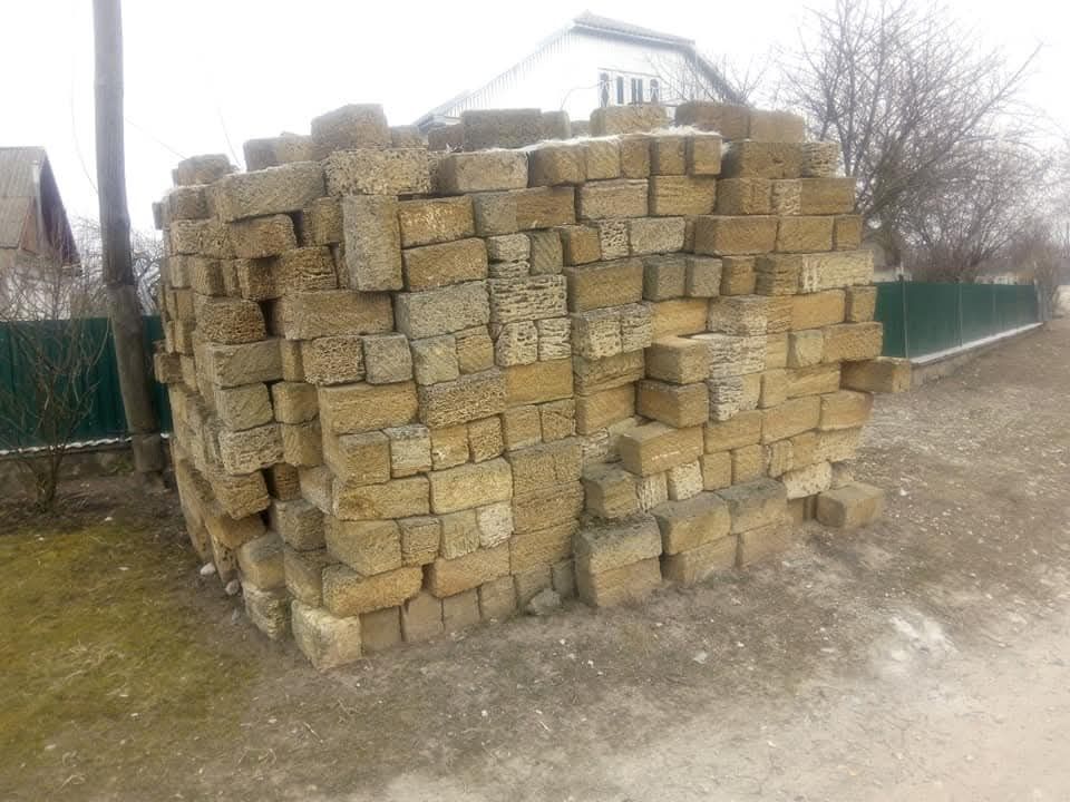 Продам будинок з буд матеріалами