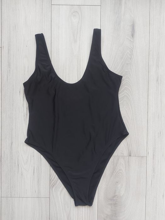 Чорний спортивний купальник new look/жіночий
цілісний купальник із гли