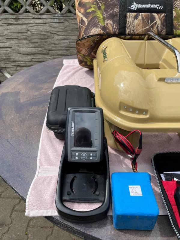 Łódka zanętowa Hunter 650 Pro Lam wersja-platinum