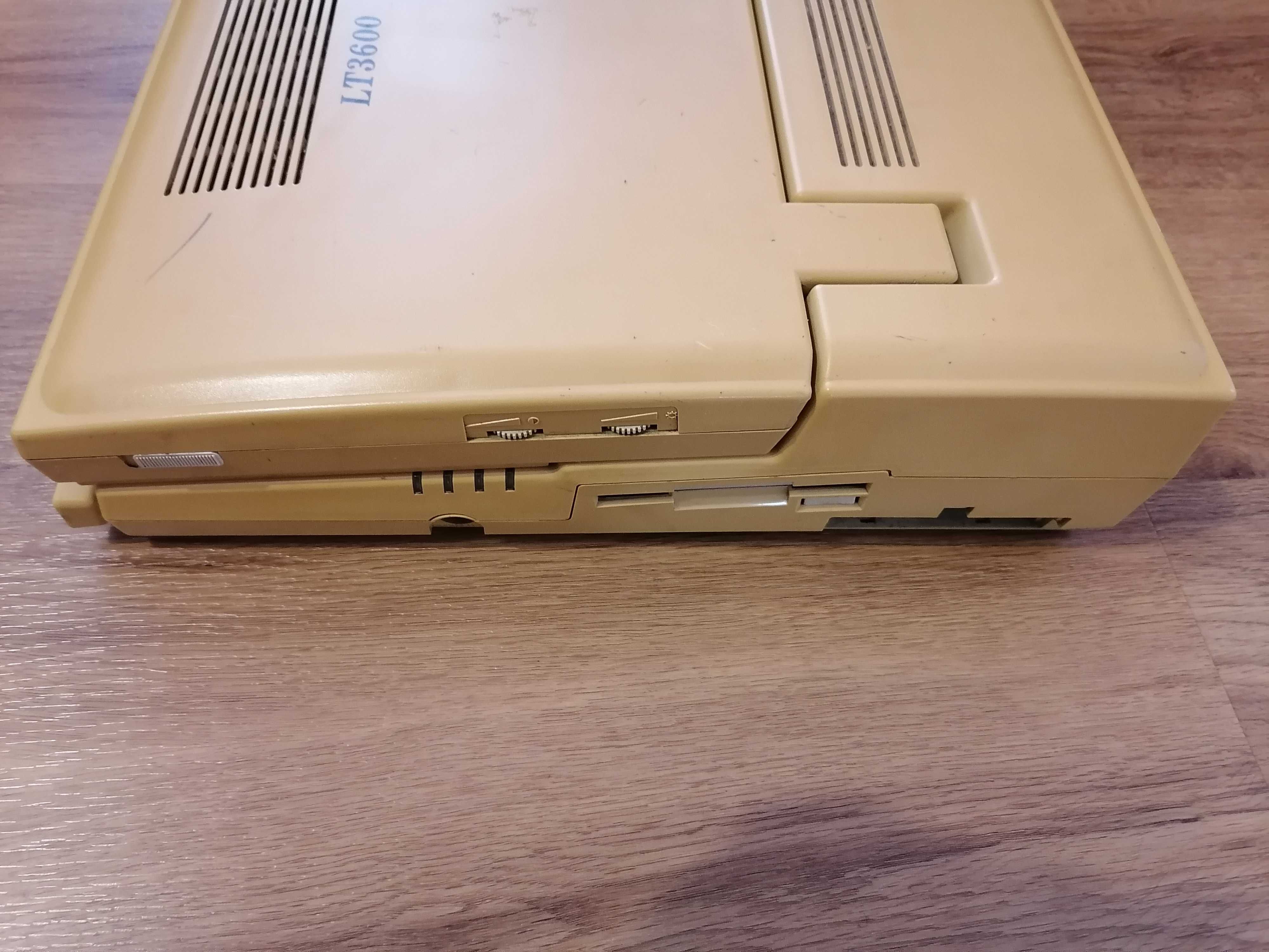 Laptop retro Chicony LT3600
