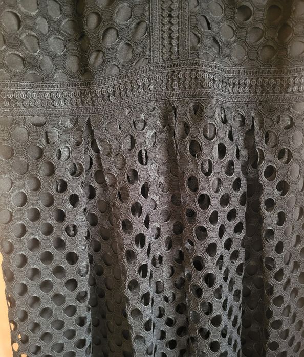 Czarna elegancka ażurowa sukienka 40/42 bodyflirt