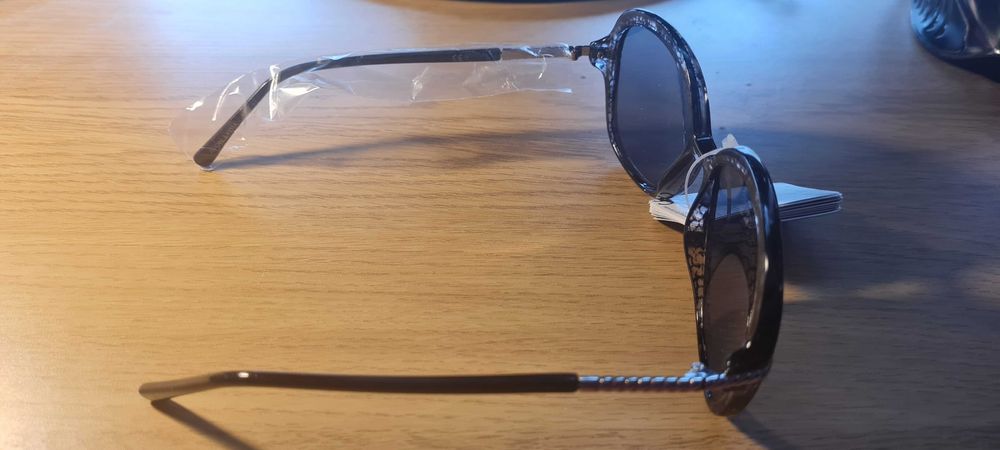 Okulary przeciwsłoneczne damskie Avon