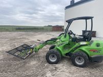 Zakładanie trawników - równanie i niwelowanie terenu po budowie