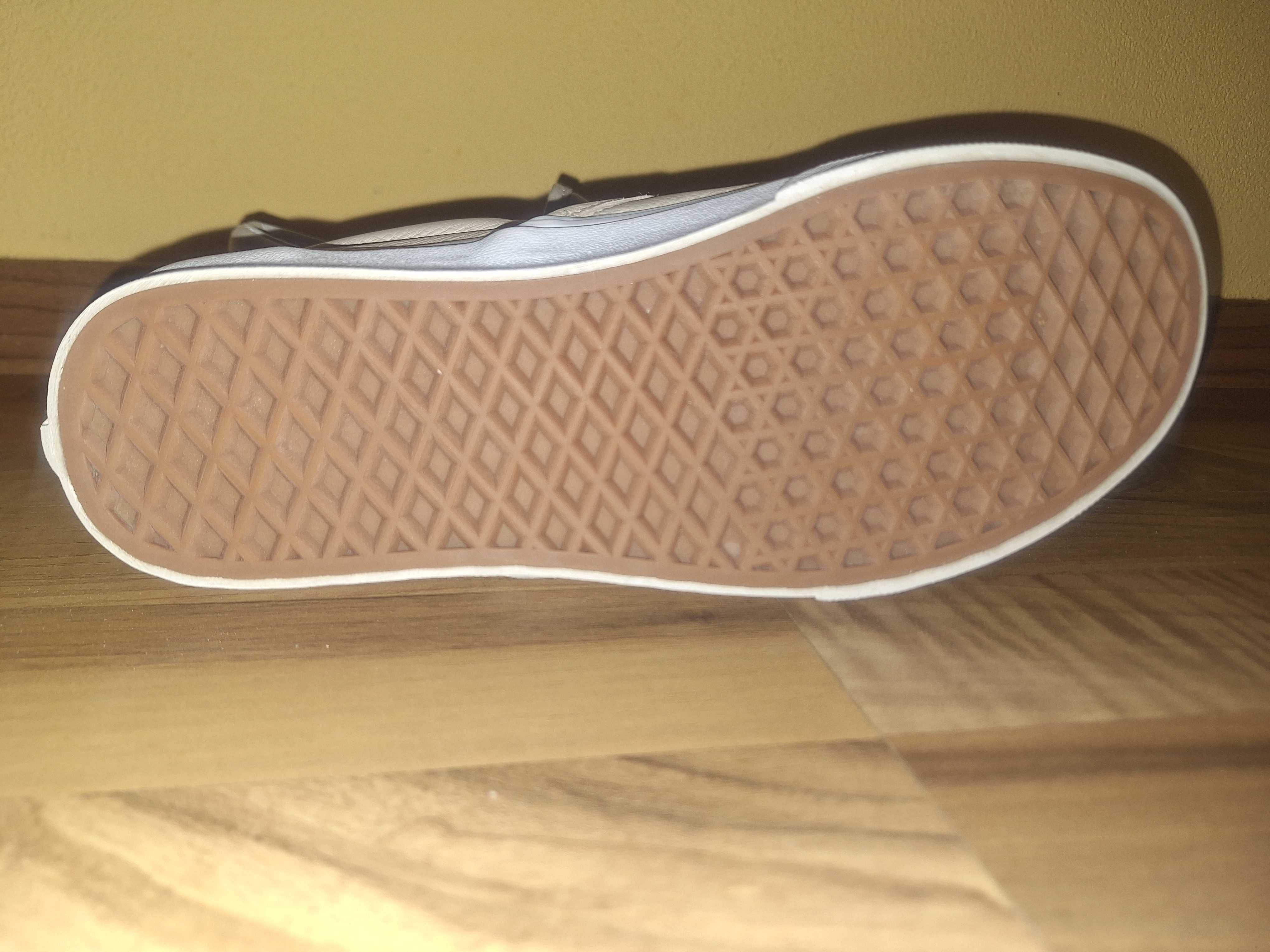 Сліпони, мокасини Vans