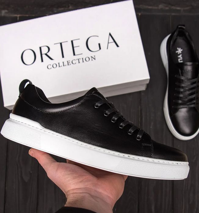 Мужские кроссовки черные с белой подошвой, кожаные кеды на весну