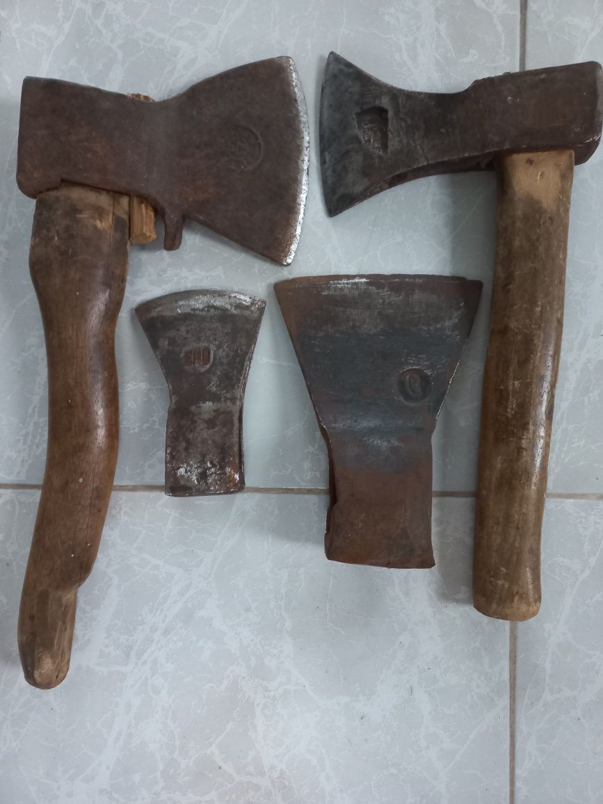 Продам молотки, топоры, ножници по металлу, гвоздедер, дріт металевий.