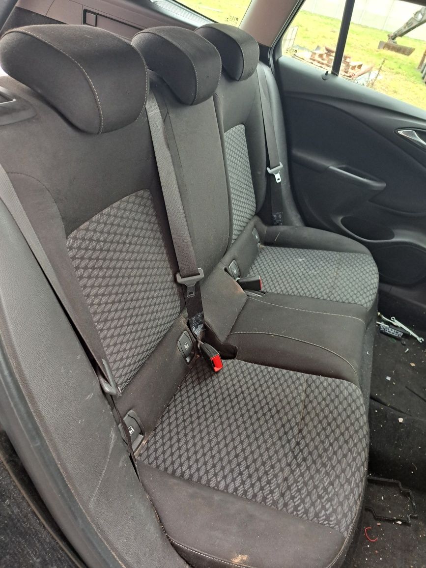 Tapicerka fotele kanapa Komplet Opel Astra K kombi