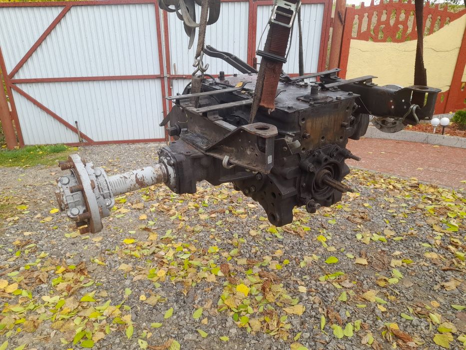 Tylny most Belarus 952 MTZ 820 Pronar zwolnica atak koło wom